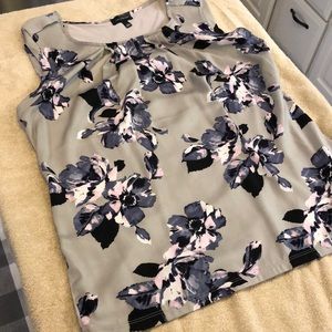 The Limited L sleeveless blouse